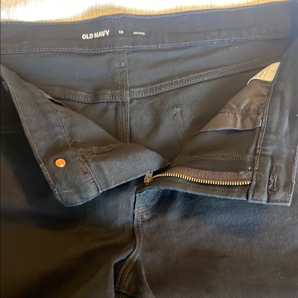 Old Navy Black Mid Rise Jean Shorts - Picture 4 of 6